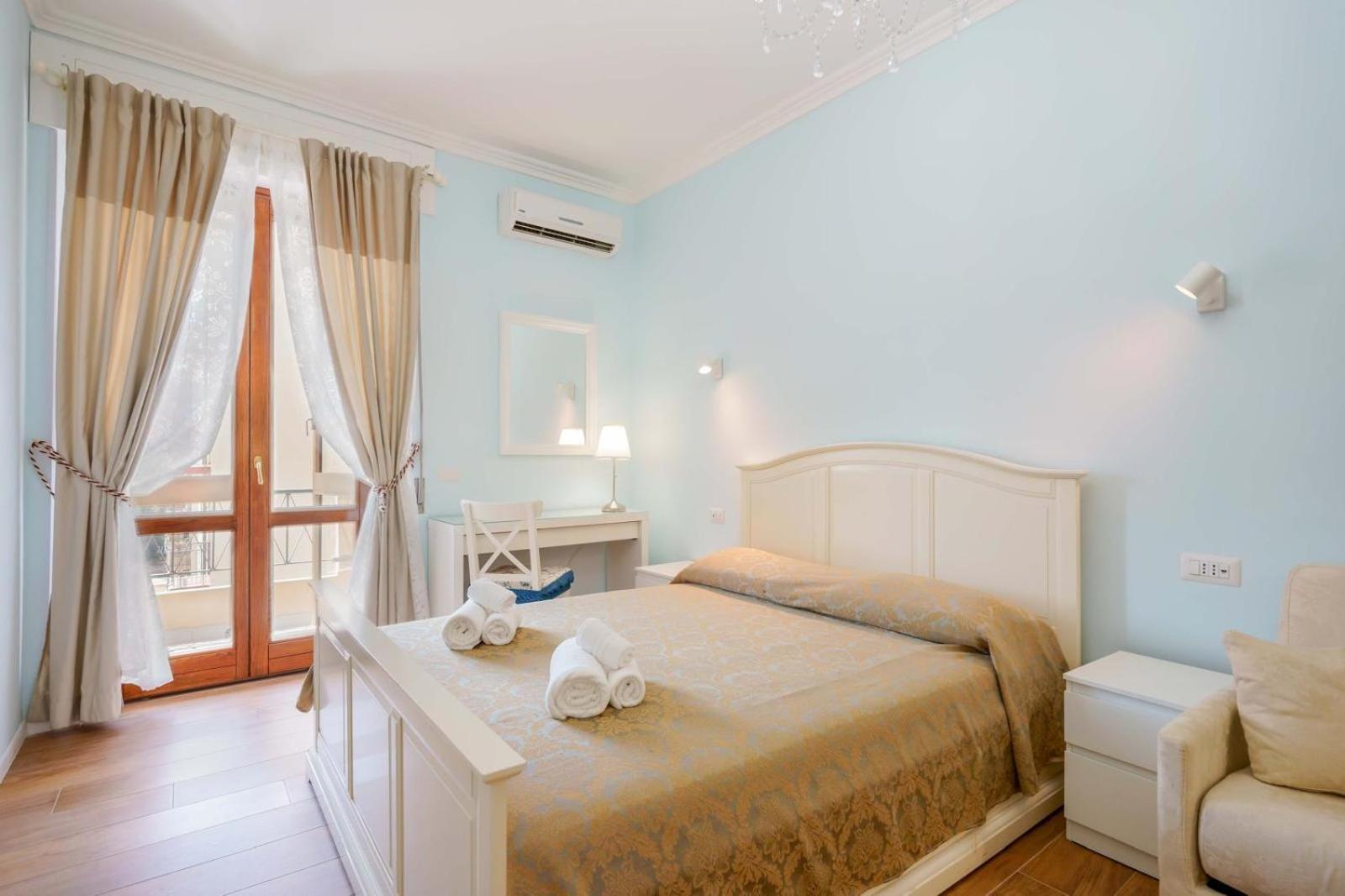 Al Teatro Lirico Hotel Cagliari Exterior foto